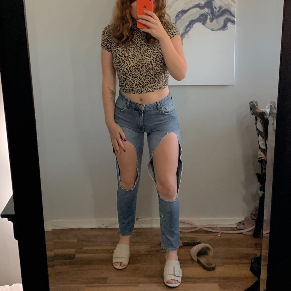 💜Forever 21 ripped jeans